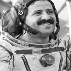 ثاني رائد فضاء عربي يفارق الحياة!