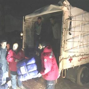 اجلاء نازحين من مخيمين للنازحين في عكار بسبب السيول