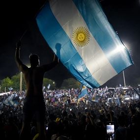 بالفيديو والصور - استقبال مهيب لمنتخب الأرجنتين في بوينس آيرس