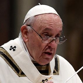 البابا فرنسيس في اتصال بالرئيس الإسرائيلي: ممنوع الرد على الإرهاب بالإرهاب